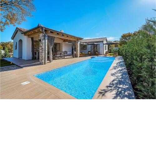 Villa Acorn