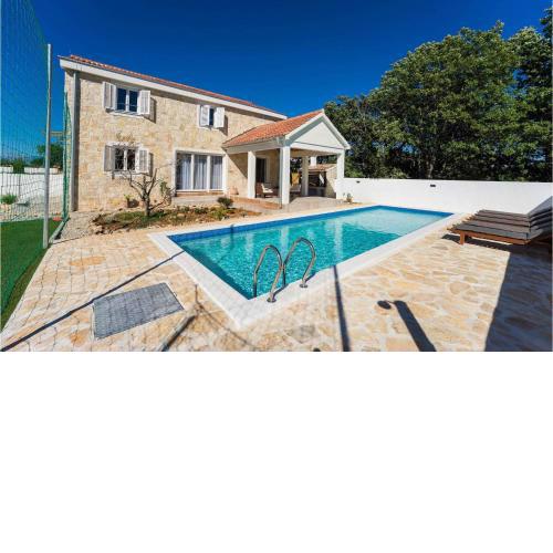 Villa Aenona