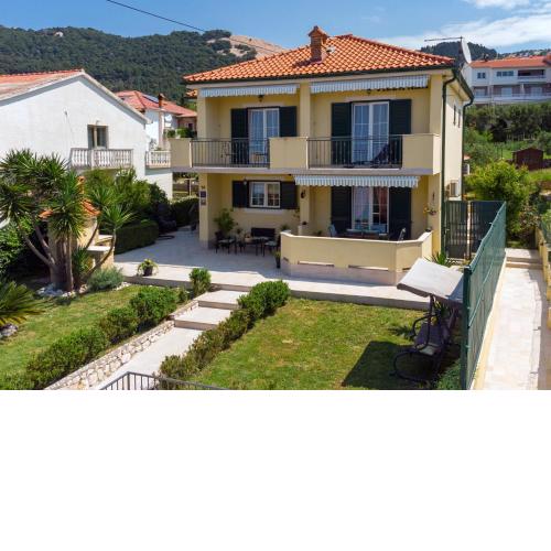Villa Ana
