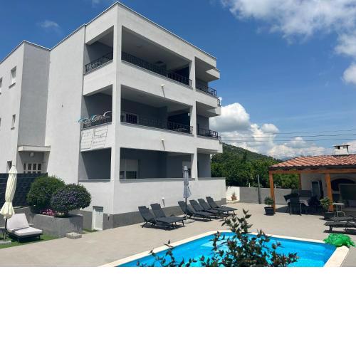 Villa Apartments AA 1