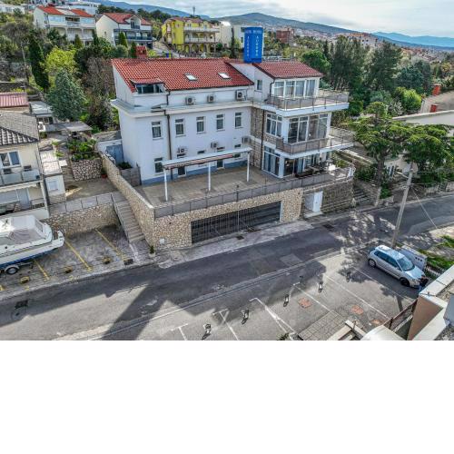 Villa Aurora