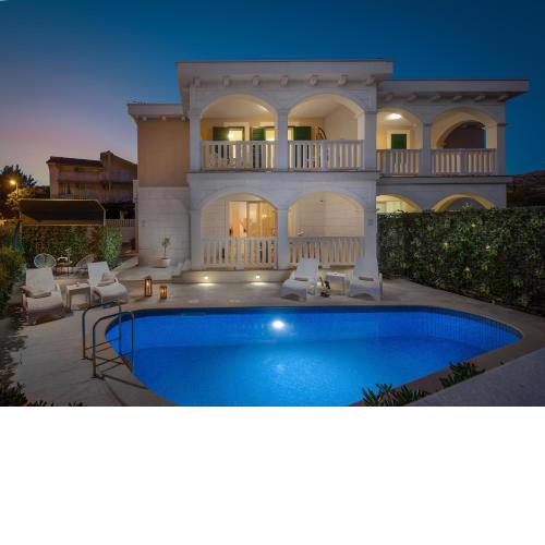 Villa Authentica with Heated Pool