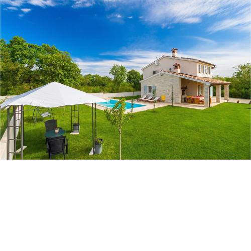 Villa Azura