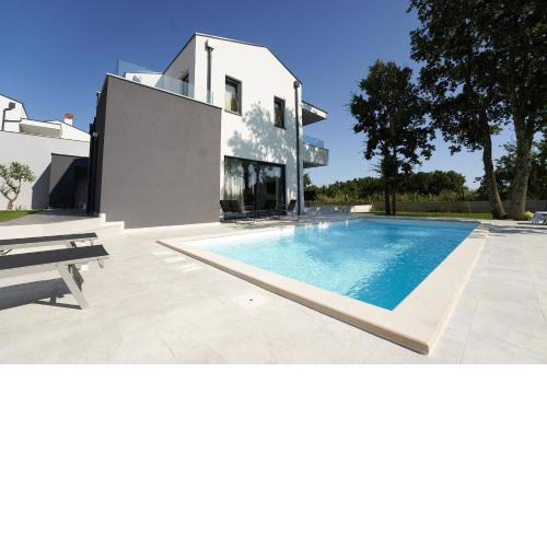 Villa Barbara in Porec for 6 people with private pool & only 1 km from beach