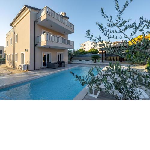 "Villa BELAVISTA" holiday home