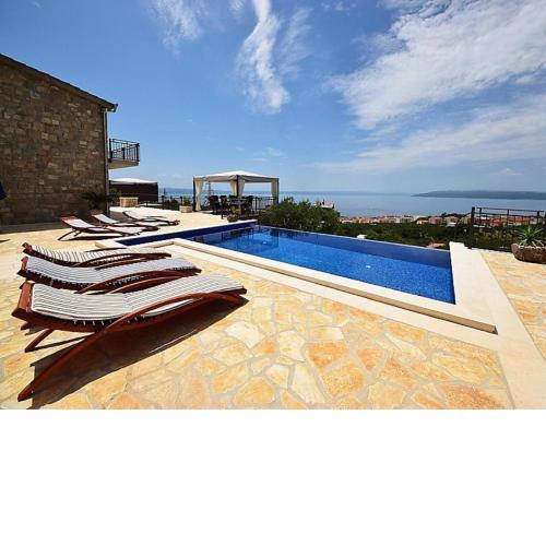Villa Bellavista mit beheiztem Pool und Garten