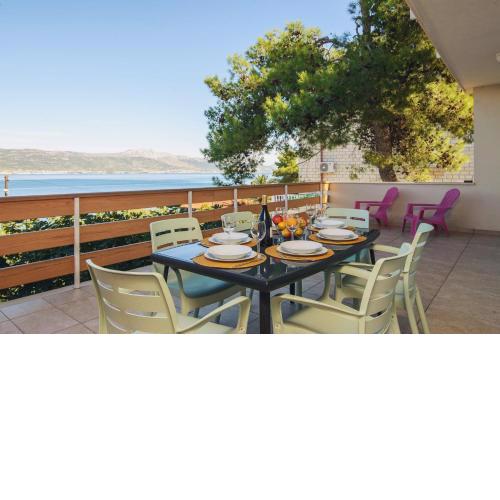Villa Bua - Beautiful Seafront Apartments