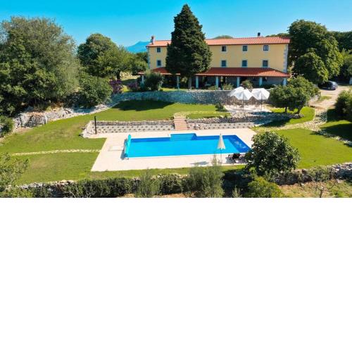 Villa Calussovo