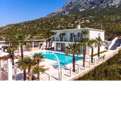 Villa Caribic with 72sqm private pool, whirlpool, sauna, outdoor lounge area
