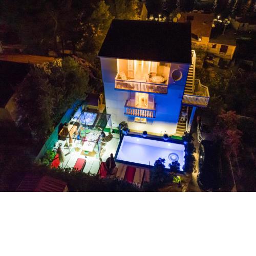 Villa Danijela with heated pool,jacuzzi and sauna