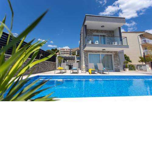 Villa DVORI