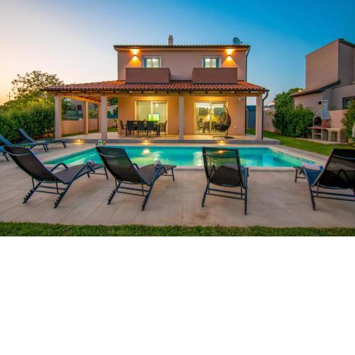 Villa Enjoy mit privatem Pool, by Istrabook