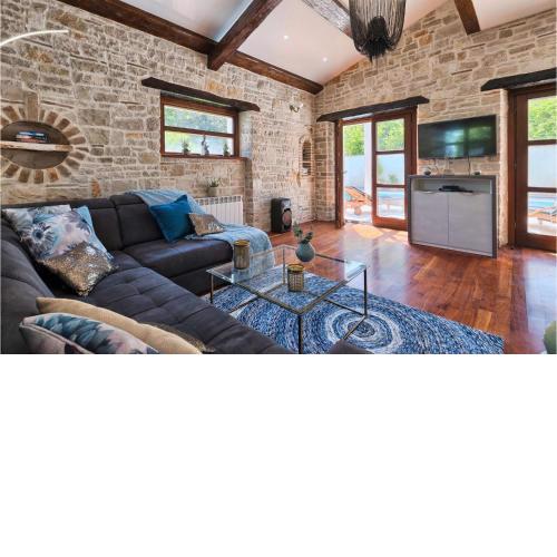 Villa Eterna