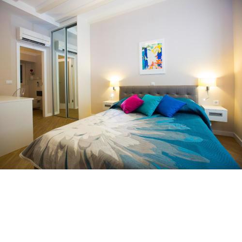 Villa Flores Room