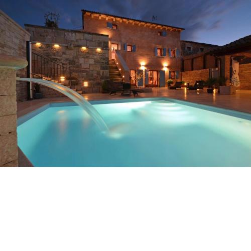 Villa Fumica by Villa Plus