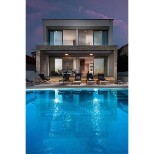 Villa Fuxbau Zdrelac Zadar mit Boot