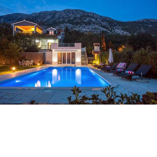 Villa Golden Garden with 50sqm private pool