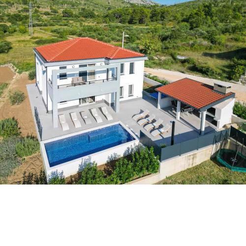villa green valley
