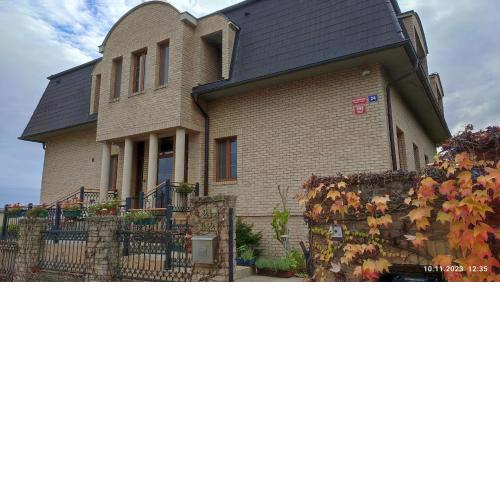 Villa Homestay Nad Helmrovkou