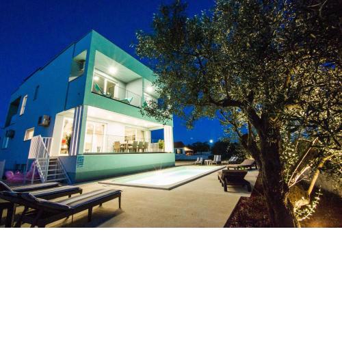 VILLA HORIZONT
