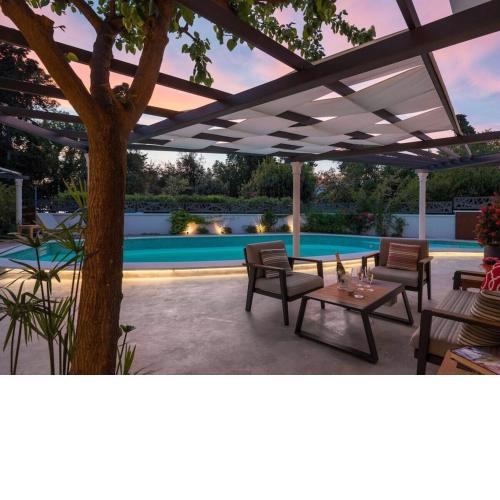 Villa in Zadar with Swimming Pool