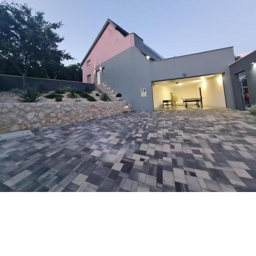 Villa I&N