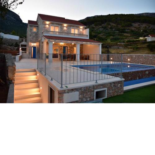 Villa Katarina - infinity pool with amazing view