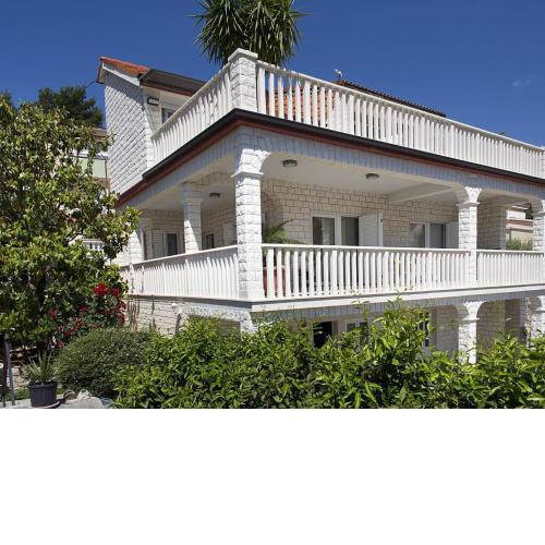 Villa Katarina - private Pool 80m from beach