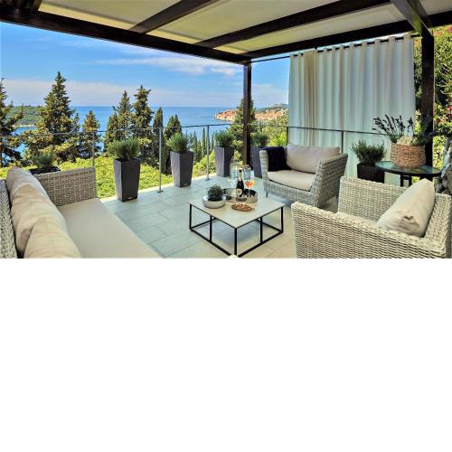 Villa King