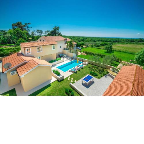 Villa Kolombera by Villa Plus