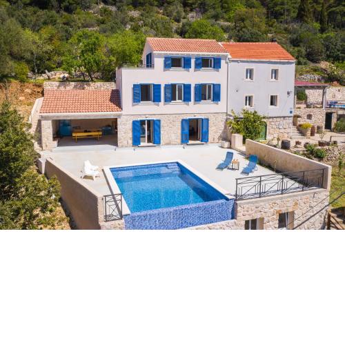 Villa Korta - Spacious House with Pool