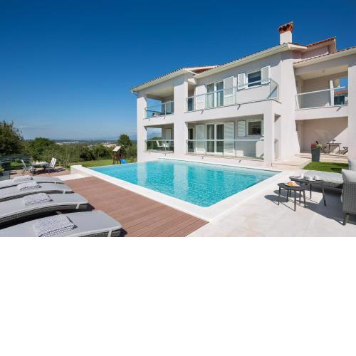 Villa L - Villa with 2 separate units