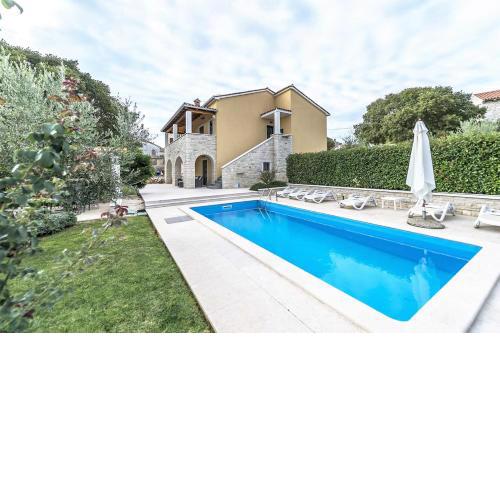 Villa Ladonja with Private Pool and Sauna
