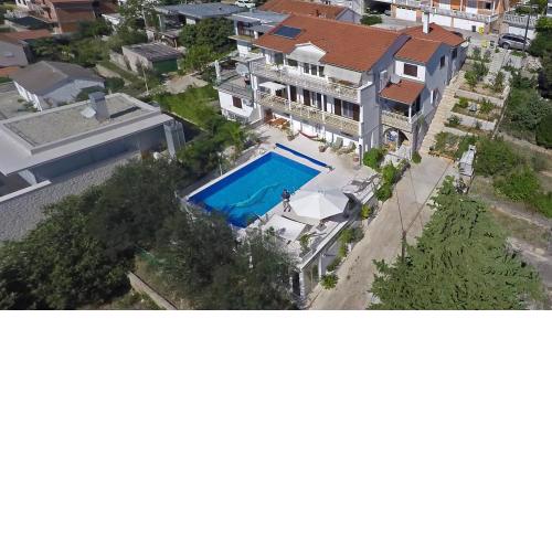 Villa Lana Apartments