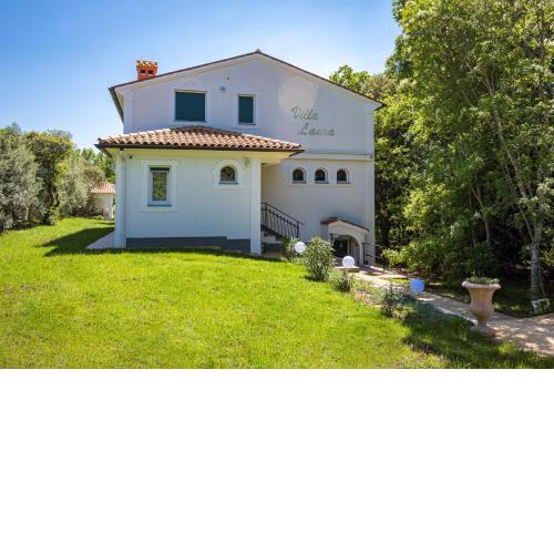 Villa Laura in Medulin for 8 persons only 1.5 km from the beach