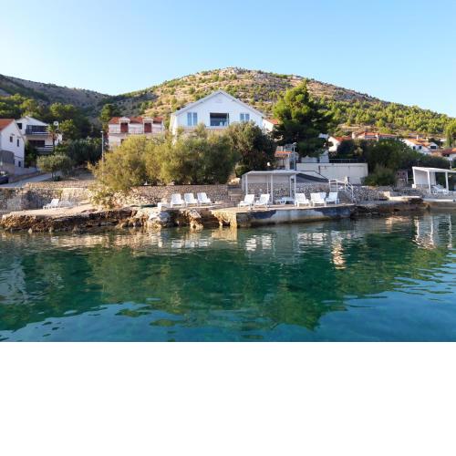 VILLA LAURA
