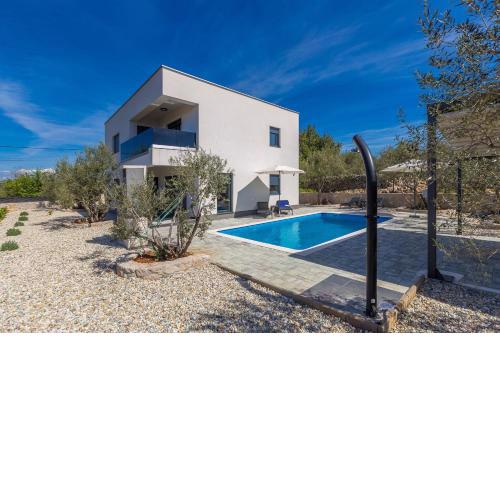 Villa LIO with private pool