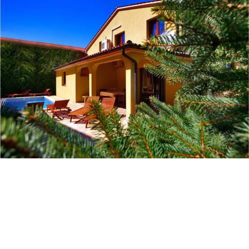 Villa Luces