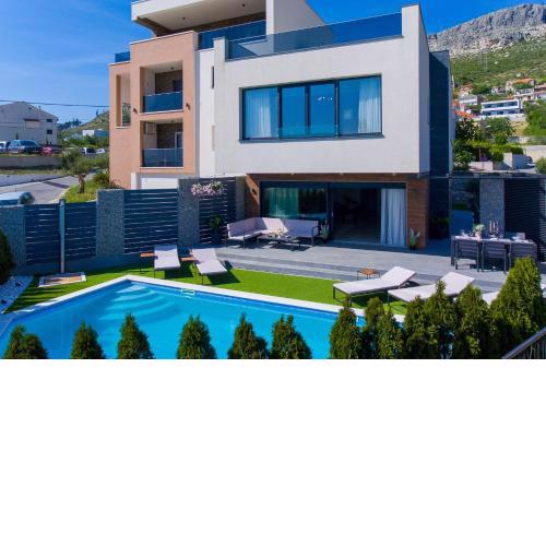 Villa Lumani ** Luxury residence near Split **