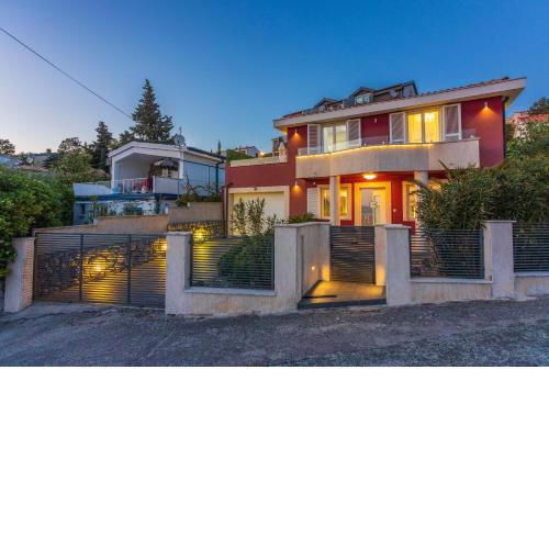 Villa M