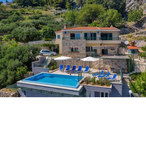 Villa Makar,heated pool,gym,grill,seaview