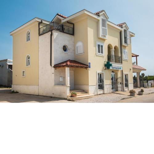 Villa Manda with sea view, 2 terraces & parking