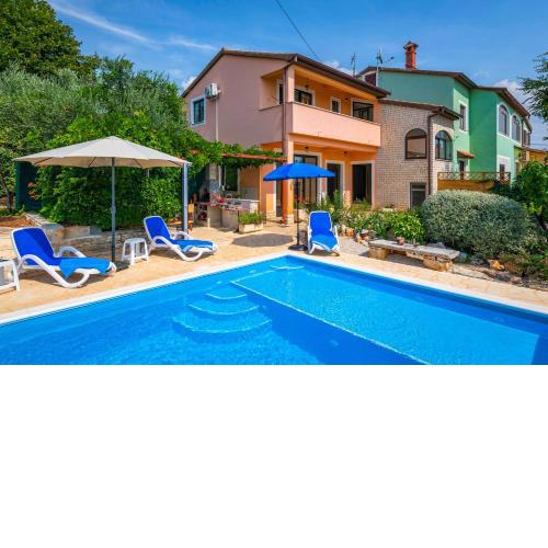 Villa Margerita with private pool, yard and parking
