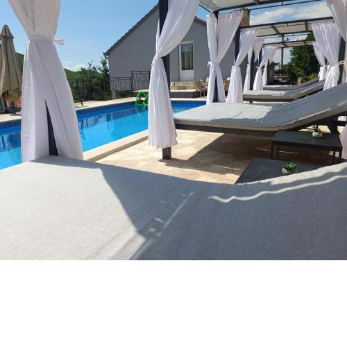 Villa Marija with heated pool