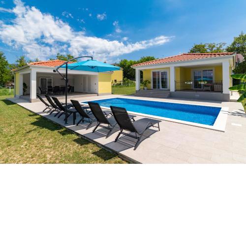 Villa Mario with private heated saltwater pool