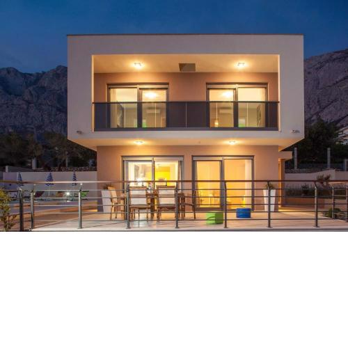Villa Maslina in Makarska, private pool