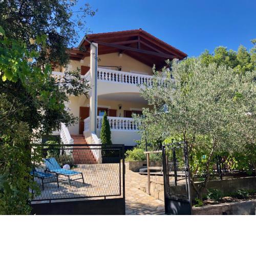 Villa Maximilian