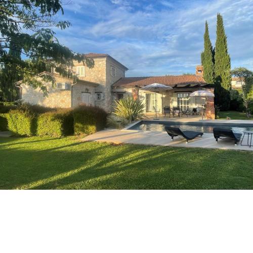 Villa Melissa - Istrisches Steinhaus mit Pool in guter Lage