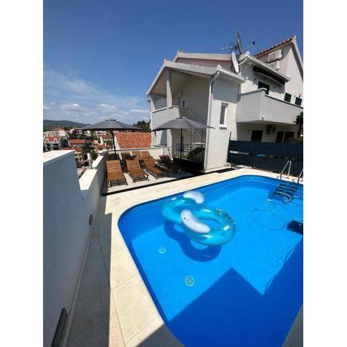 Villa Milena-with a pool