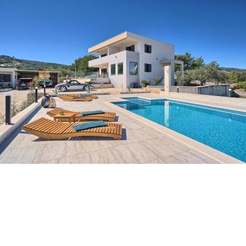 Villa Ming - pool, sea-view and peace